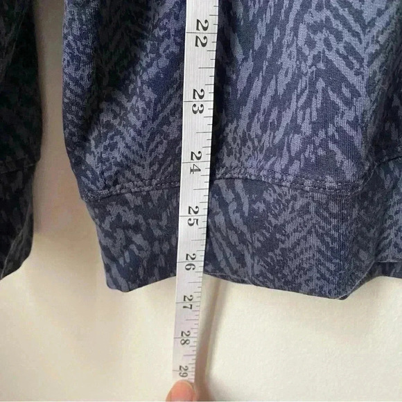Athleta Printed Crewneck Sweatshirt - Women’s Medium, Navy Blue & Grayish - Picture 8 of 11